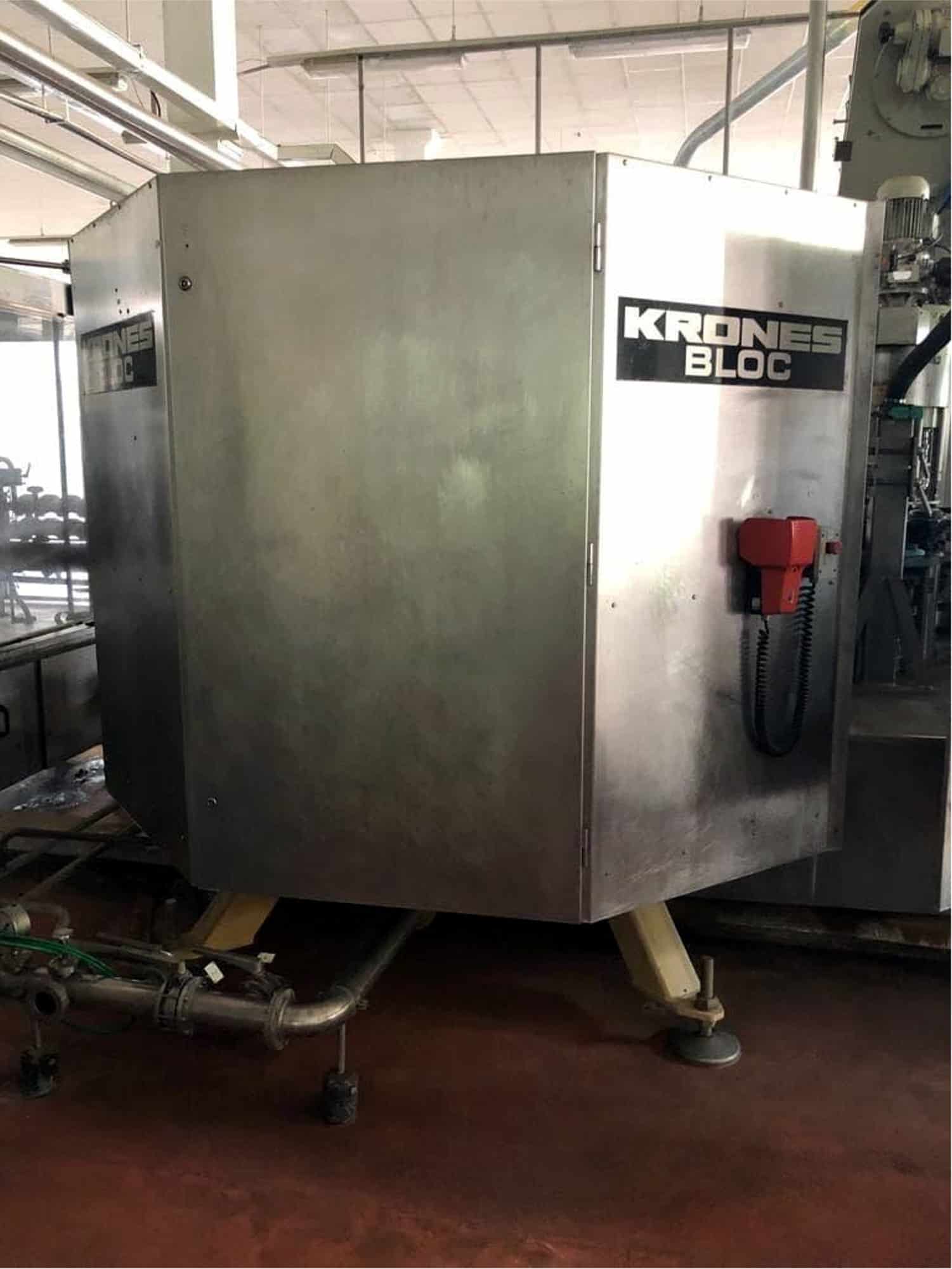 Dettaglio of Krones TriBlock (rinser, filler, capper)